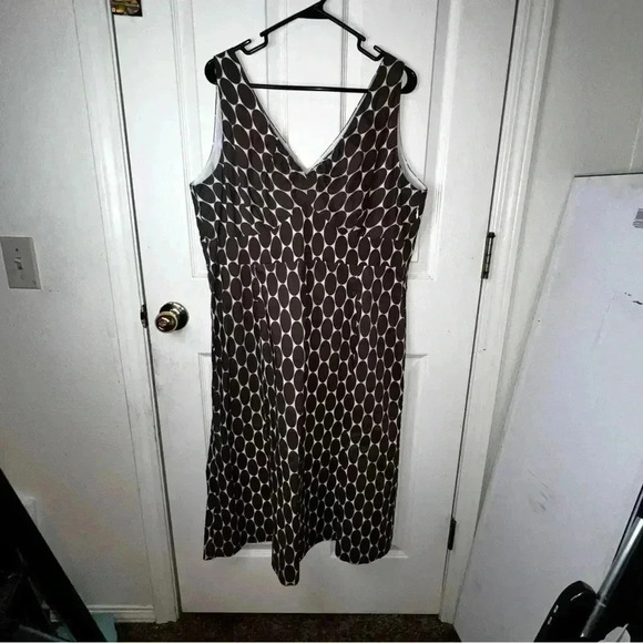 EUC Boden Fit Flare Brown White Polka Dot Sleeveless Midi Dress Size 18L - Picture 1 of 6